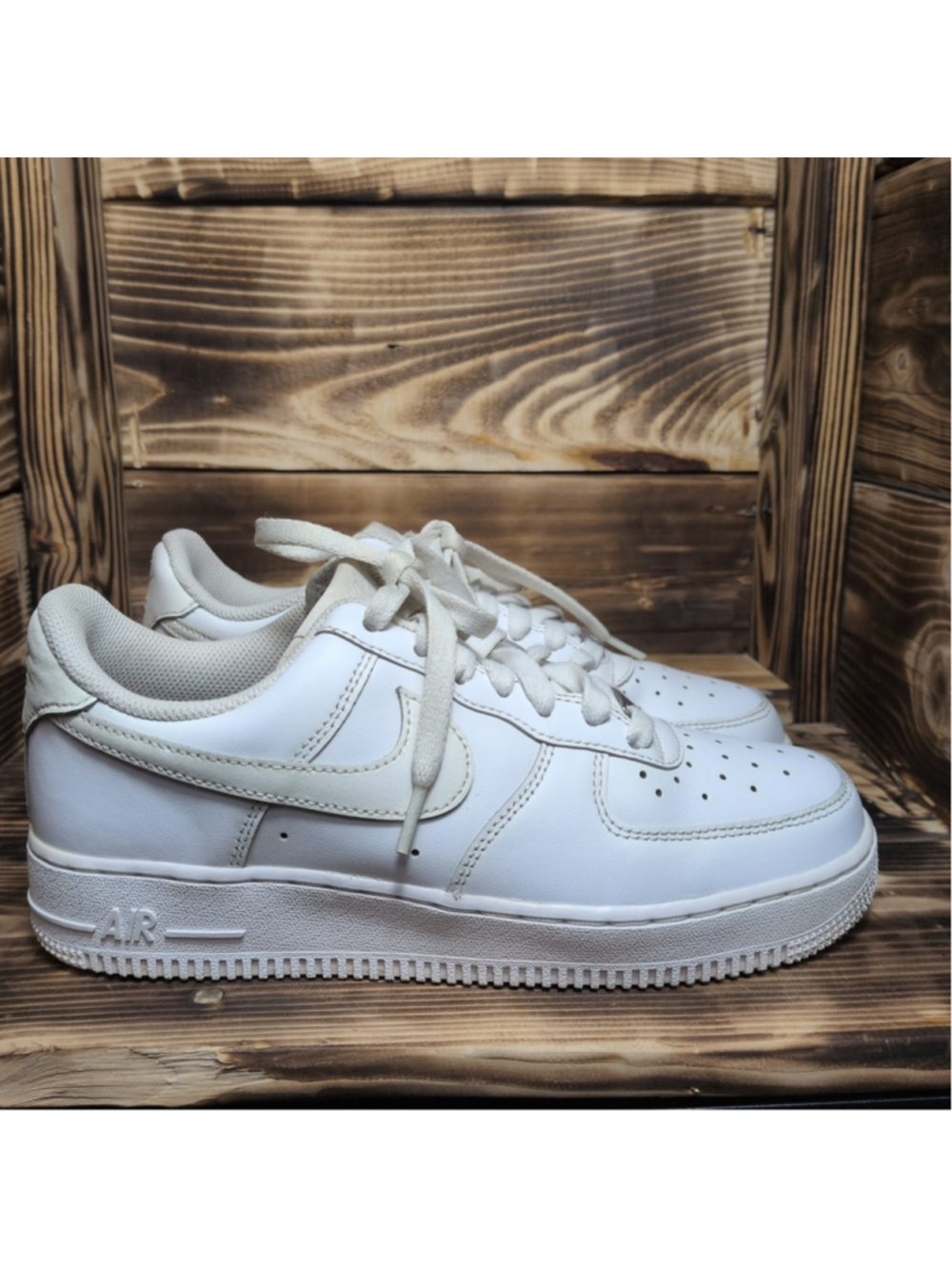 Nike Air Force 1 '07 Low Womens Size 8 White Athletic Lifestyle Shoes Sneakers - Picture 3 of 10